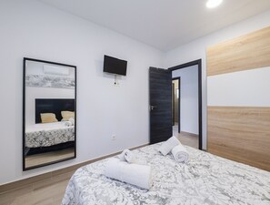 5 dormitorios, tabla de planchar con plancha, wifi gratis y ropa de cama