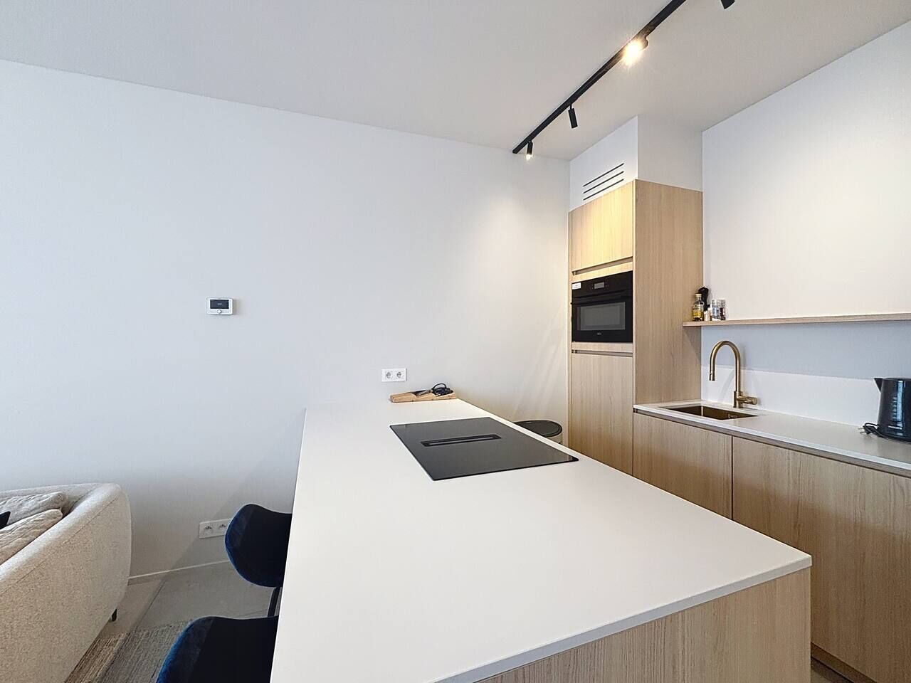 ثلاجة، ميكروويف، فرن، موقد طهي مسطح