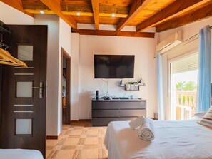 7 bedrooms, iron/ironing board, free WiFi, bed sheets