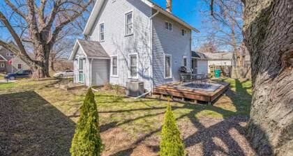 Stone's Throw Lake House