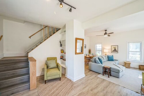 Stone's Throw Lake House