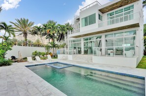 6 bedrooms, Internet - Miami Stunning Waterfront Villa Escape (North Bay Village)