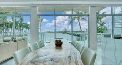 Miami Stunning Waterfront Villa Escape