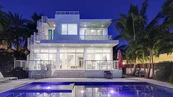 Villa | 6 bedrooms, Internet