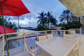 6 bedrooms, Internet - Miami Stunning Waterfront Villa Escape (North Bay Village)