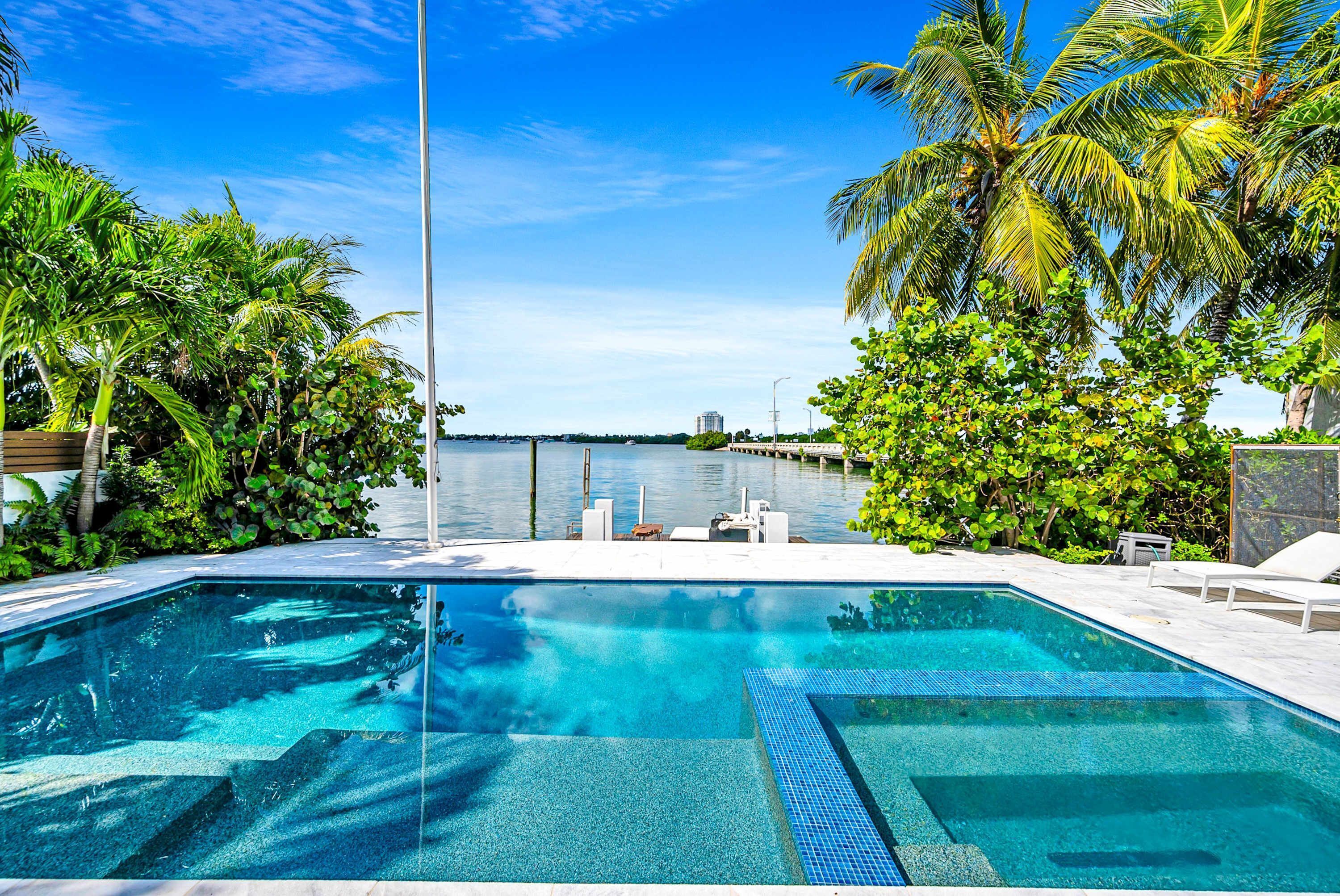 Villa | 6 soverom, skrivebord og internett