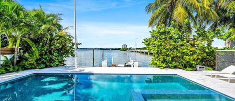 Villa | 6 soverom, skrivebord og internett