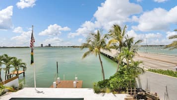 Villa | 6 bedrooms, Internet