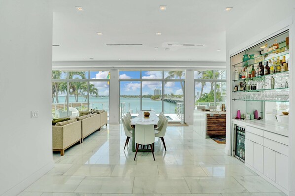 Villa | 6 bedrooms, Internet - Miami Stunning Waterfront Villa Escape (North Bay Village)