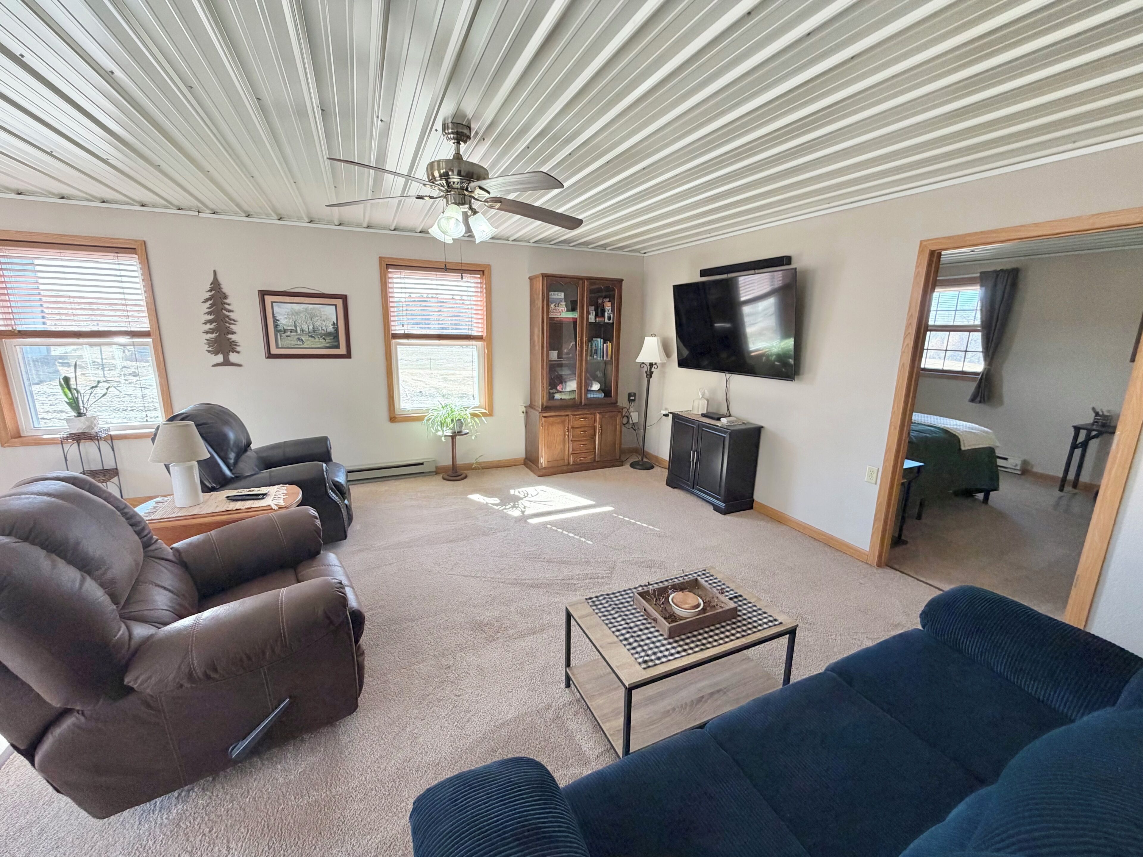 2 chambres, bureau, fer et planche à repasser, accès au Wi-Fi (inclus)