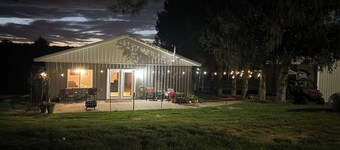 The Fox Den Guesthouse, enjoy beautiful WI countryside yet just 3 miles to I94!