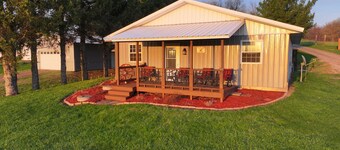 The Fox Den Guesthouse, enjoy beautiful WI countryside yet just 3 miles to I94!