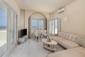 Luxury-Apartment, 2 Schlafzimmer, Balkon, Hügelblick | Wohnzimmer