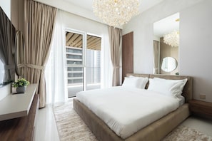 2 bedrooms, in-room safe, desk, iron/ironing board