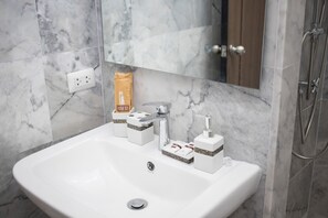Hair dryer, towels