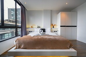 3 bedrooms, iron/ironing board, WiFi, bed sheets - Suite Lumi 2BR | Rooftop Pool | ReLife Nai Harn (Rawai)