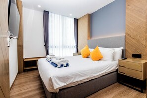 2 bedrooms, iron/ironing board, WiFi