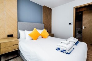 2 bedrooms, iron/ironing board, WiFi