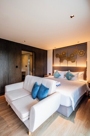 1 bedroom, desk, iron/ironing board, WiFi