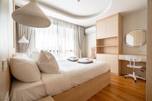 2 bedrooms, iron/ironing board, WiFi