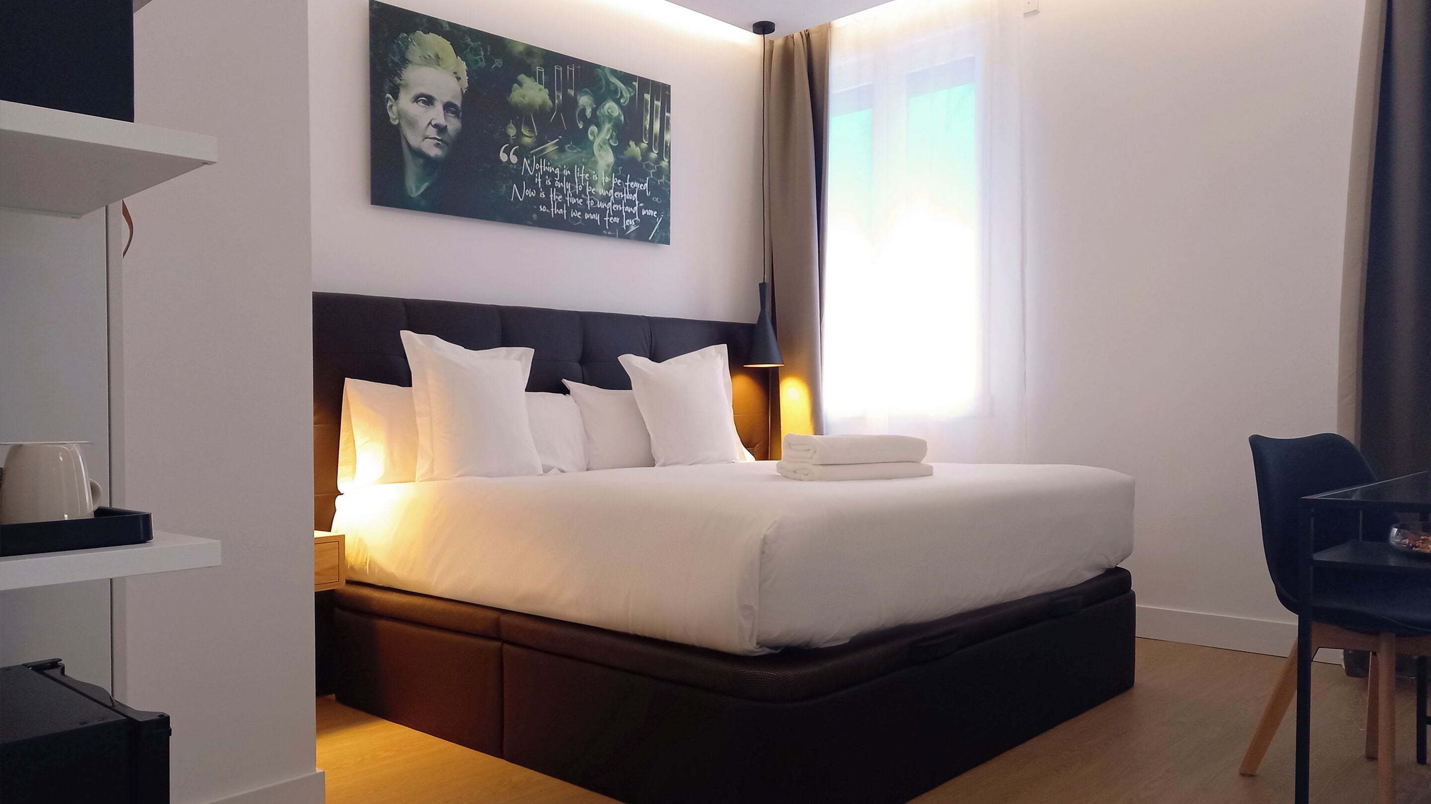 Suite junior | Ropa de cama de alta calidad, edredón, camas Select Comfort y minibar 