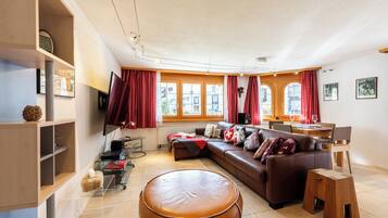 Soundproofing, free WiFi