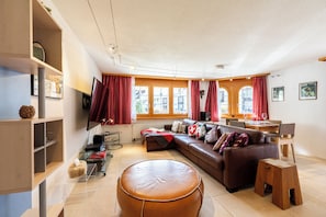 Condo, 1 King Bed with Sofa bed, Non Smoking, Mountain View | Soundproofing, free WiFi