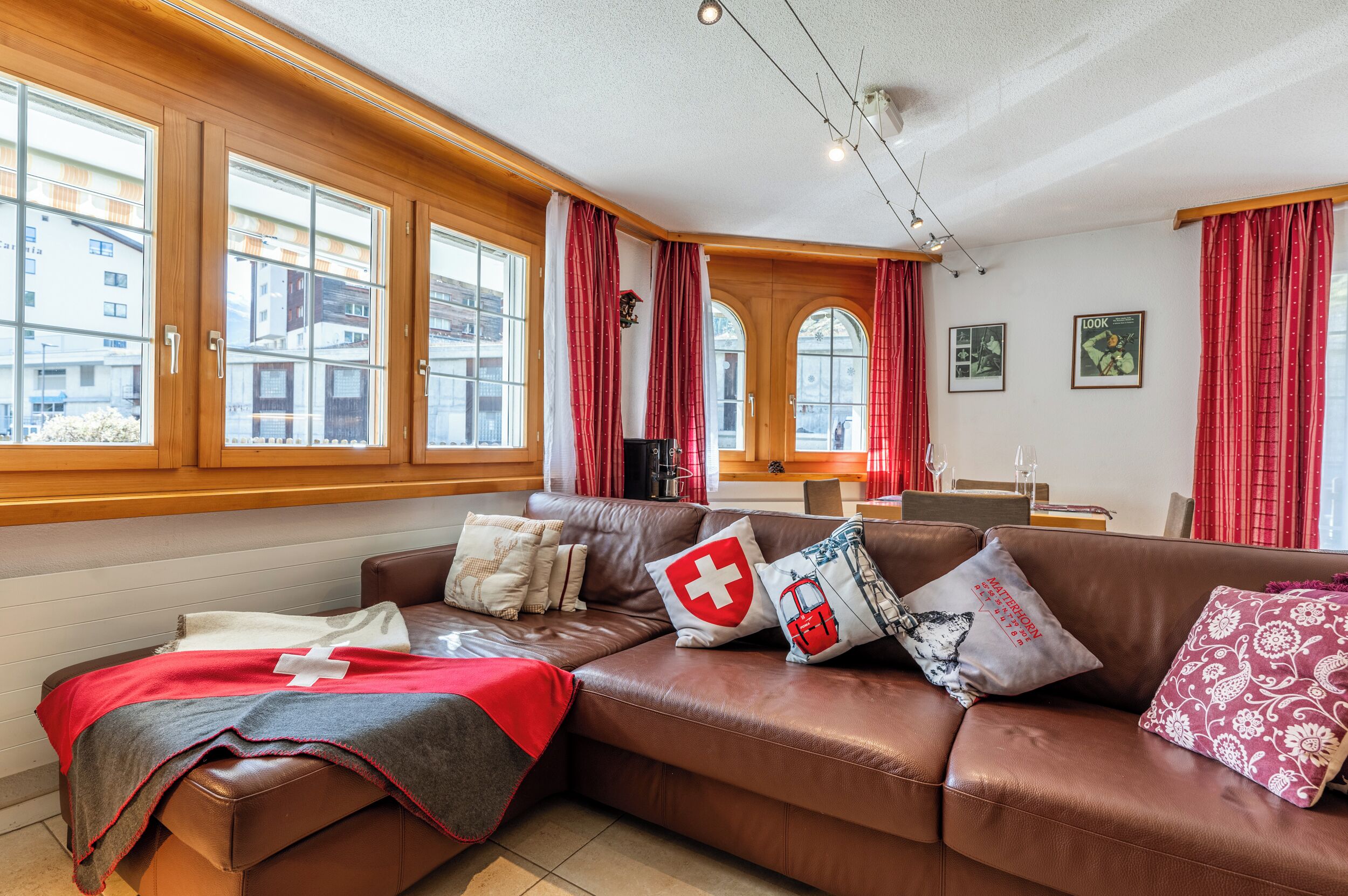 Appart'hôtel, 1 très grand lit et 1 canapé-lit, non-fumeur, vue montagne | Coin séjour