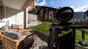 Appart'hÎtel, 1 trÚs grand lit et 1 canapé-lit, non-fumeur, vue montagne | Terrasse/Patio