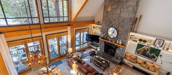 Luxury and True Ski In/Out with Private Hot Tub