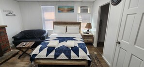 1 dormitorio, tabla de planchar con plancha, wifi y ropa de cama