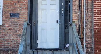 Charming 1-bedroom apartment in the peaceful area of downtown Schenectady