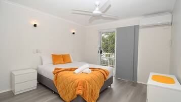 2 bedrooms, iron/ironing board