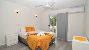 2 quartos, ferros/tábuas de passar roupa