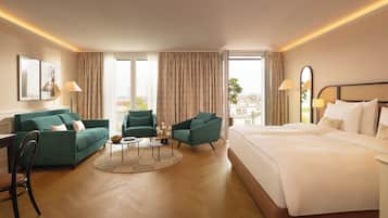 Junior Studio Suite | Down comforters, minibar, in-room safe, desk