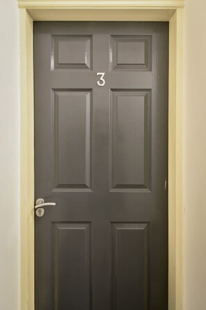 Unclassified image, 2 of 15, button