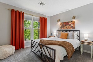 3 bedrooms, iron/ironing board, WiFi, bed sheets - Family-friendly 3BR w (Bella Vista)