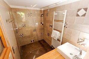 Douche, séchoir à cheveux