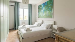 2 habitaciones, tabla de planchar con plancha y wifi gratis 