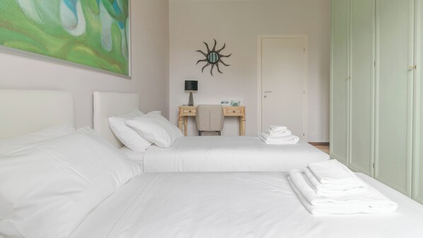 2 chambres, fer et planche à repasser, accès au Wi-Fi (inclus)