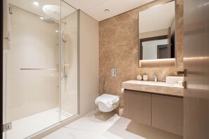 Dusche, Haartrockner, Bidet, Handtücher
