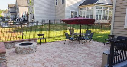 Spacious Luxury 8BR Family Retreat Near DC - Perfect for Groups & Families