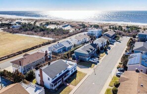 Exterior - Perfect 4-Bedroom House Steps to Beach in Lido Beach, NY (Lido Beach)
