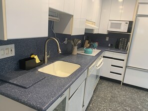 Microwave, oven, stovetop, dishwasher