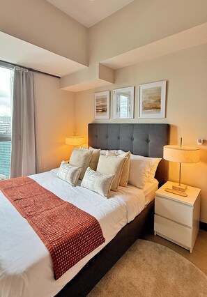 1 bedroom, desk, iron/ironing board, WiFi