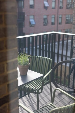 Apartment, 1 Bedroom, Accessible, Balcony | Balcony - Spacious, Stylish Flat Near Stadium, 15 min From Soho (London)