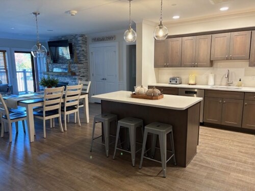 Beautiful Slope Side Condo at Cranmore Mountain, North Conway NH
