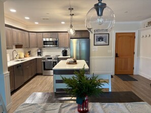 ميكروويف، فرن، موقد طهي مسطح، غسالة أطباق