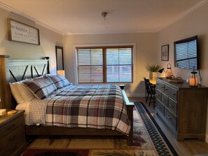 2 bedrooms, iron/ironing board, Internet, bed sheets