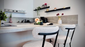 Appartement Confort, 1 chambre, non-fumeur, balcon | Cuisine privée | Réfrigérateur grande capacité avec congélateur, un four